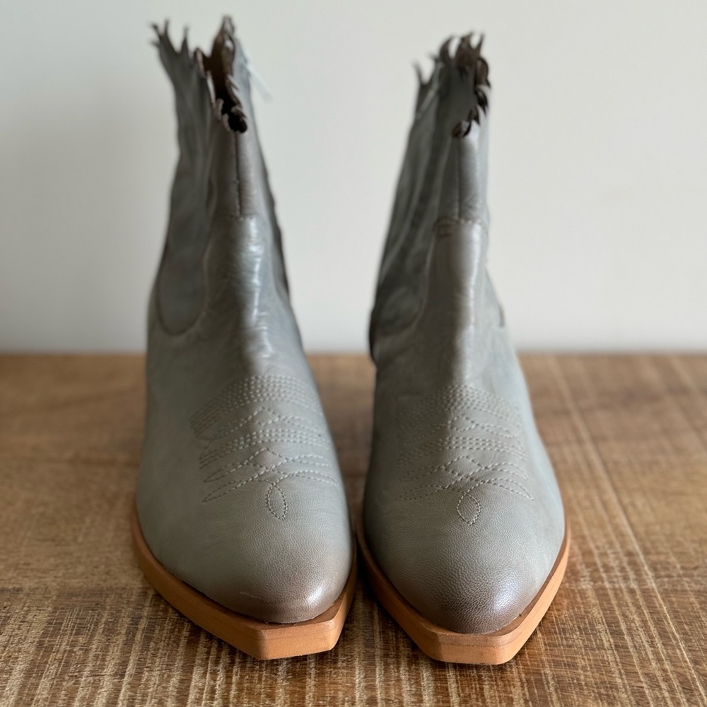 Roan Leather Boots